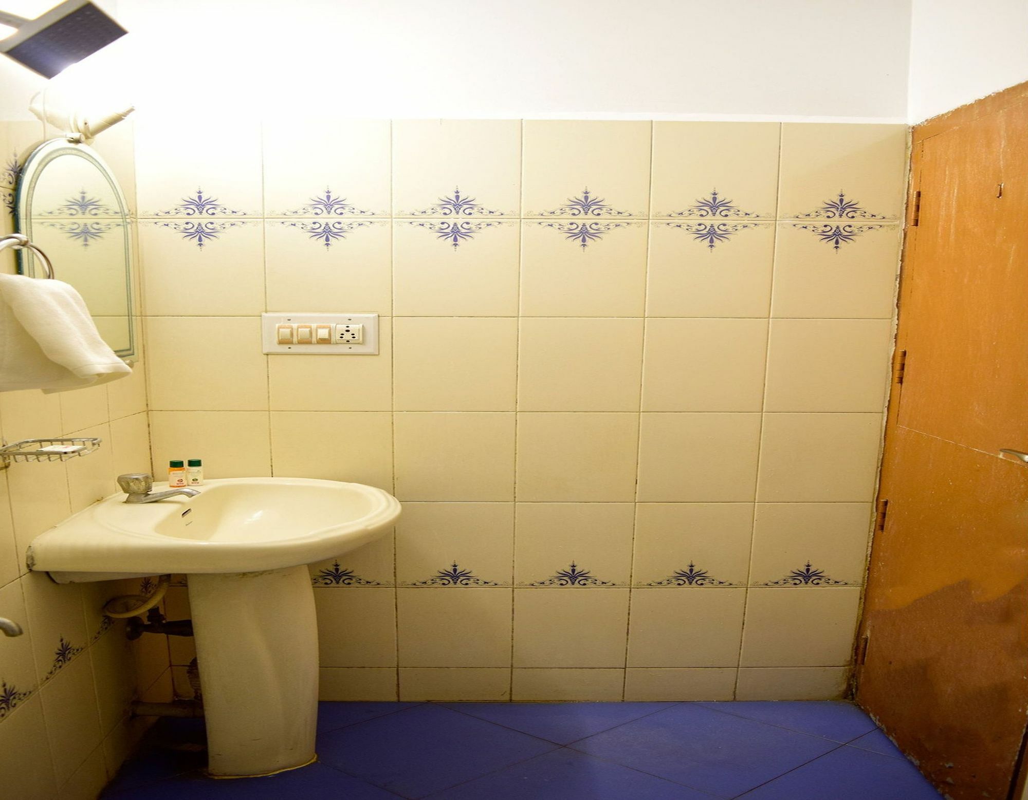 Fabhotel Shivaals Residency - Rajajinagar Bangalore Eksteriør billede