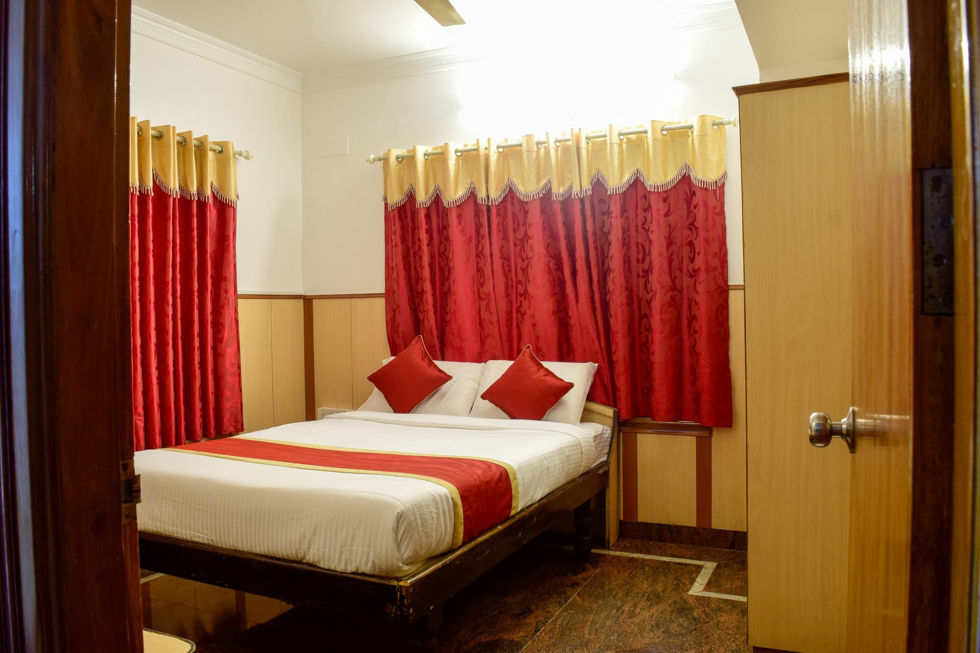 Fabhotel Shivaals Residency - Rajajinagar Bangalore Eksteriør billede
